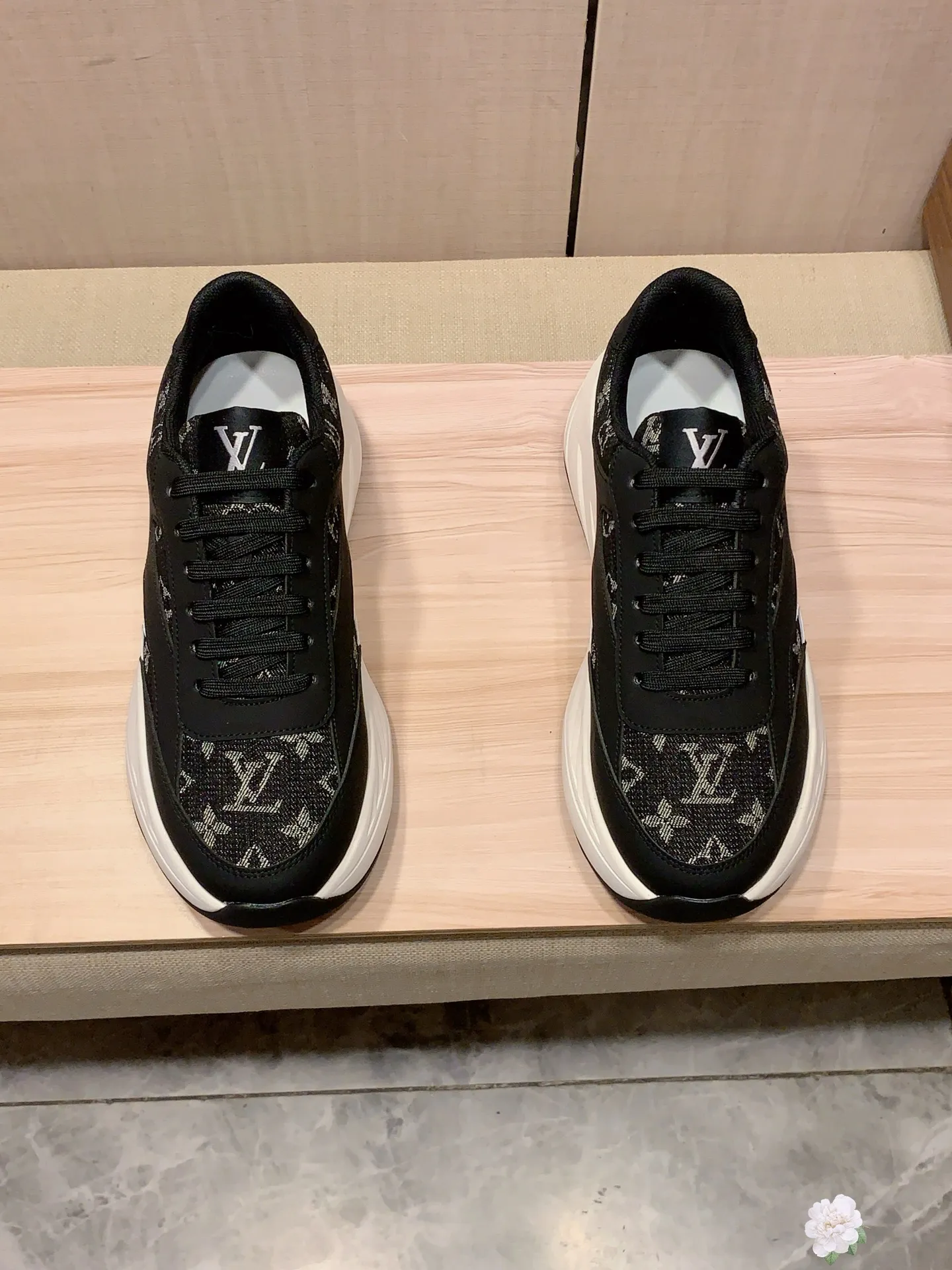 Men's Men's Shoes 💰460💰💰🎩🎩[Lightning][Lightning] "Lv*" The latest and most popular casual shoes, top brands [Seduce] Luxury ~ Purchasing Agency, Top ~ Quality. [Strong] The upper is made of imported breathable cowhide with material ➕ breathable sheepskin feet (•) and fine workmanship. The original stylish and stylish soft rubber wear-resistant and non-slip outsole is light and comfortable on the feet. The real thing looks better when photographed. 305: code: 38-44, 2️⃣ colors selected